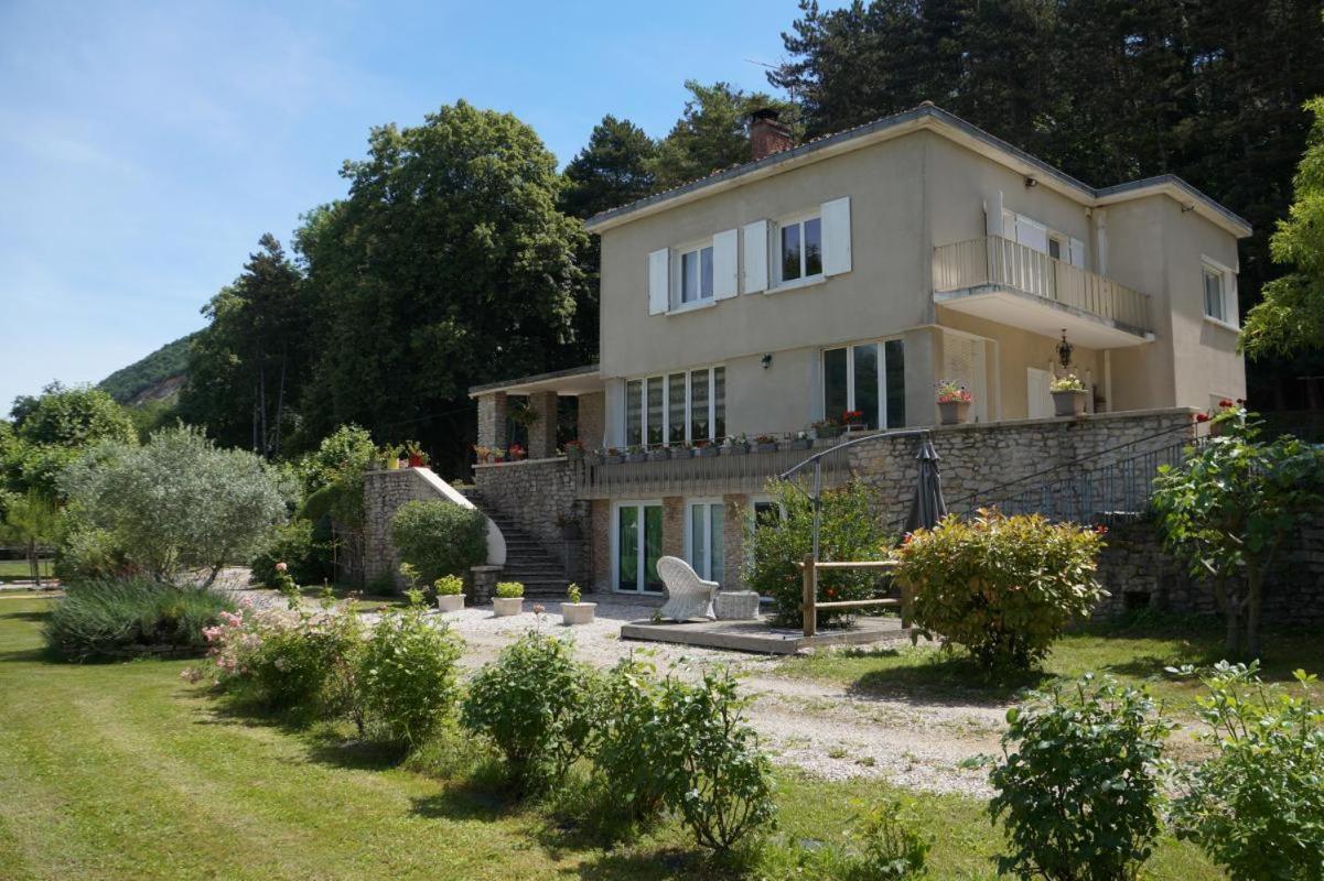 A l'orée du bois - Chambres d'hôtes Hostun Exterior foto